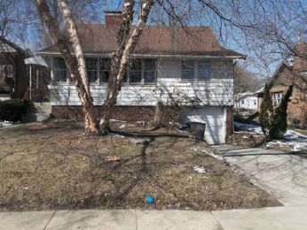 2104 35th Street, Des Moines, IA 50310 