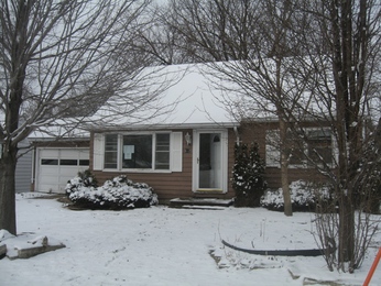 642 38th St NE, Cedar Rapids, IA 52402 