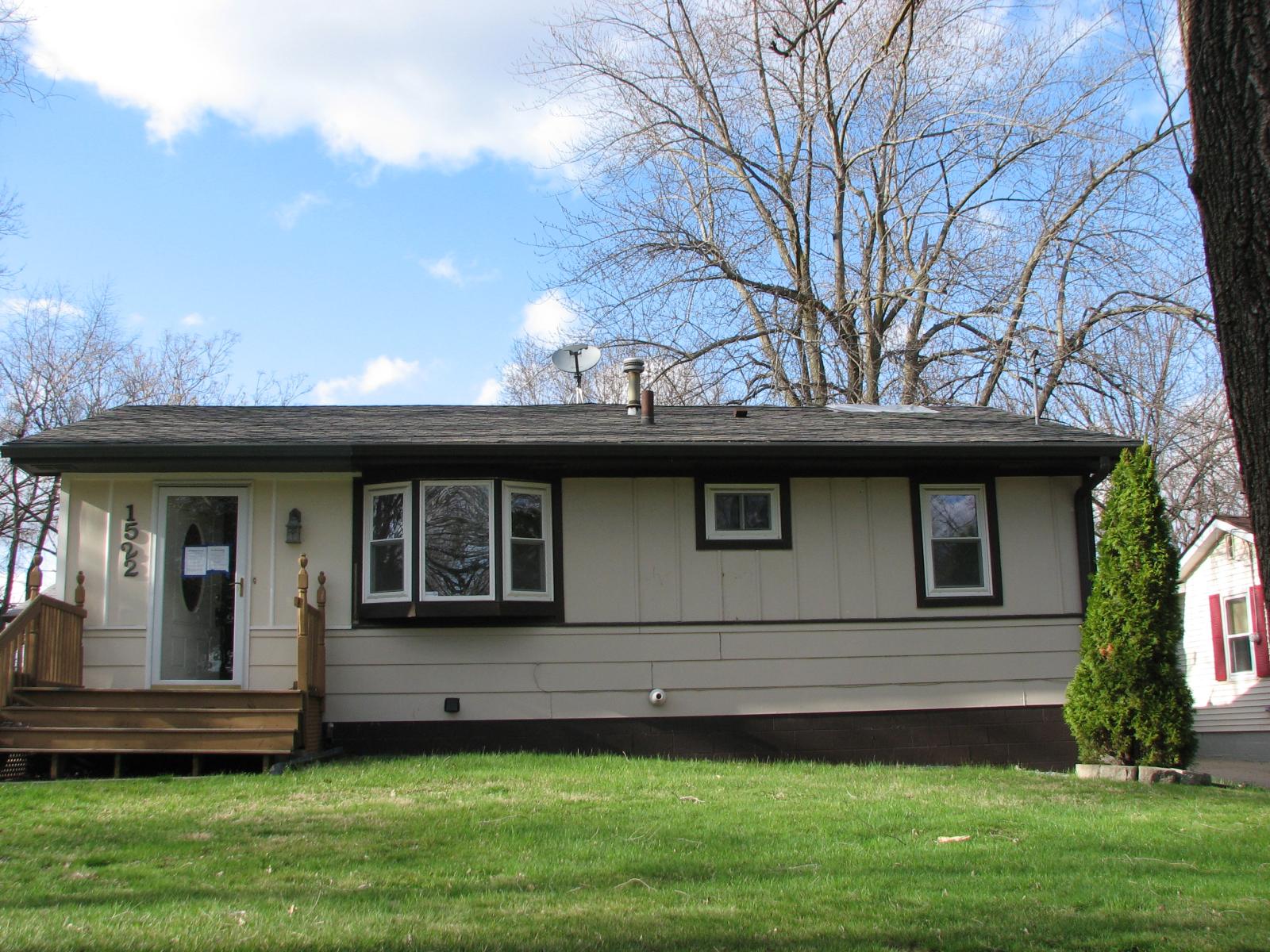 1522 E Virginia Ave, Des Moines, IA 50320 