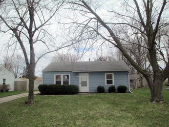 7311 N Pine St, Davenport, IA 52806 