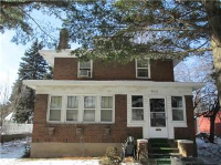 1222 N 3rd St, Clinton, IA 52732 