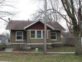 1114 N 4th St, Ames, IA 50010 