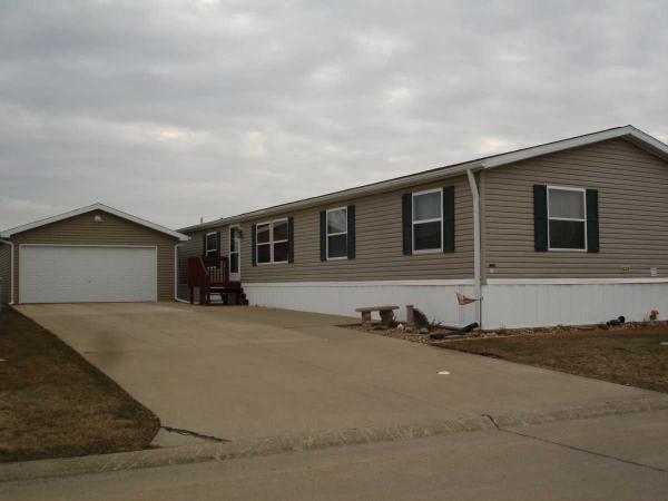 5025 Winnebago Ave, Marion, IA 52302 