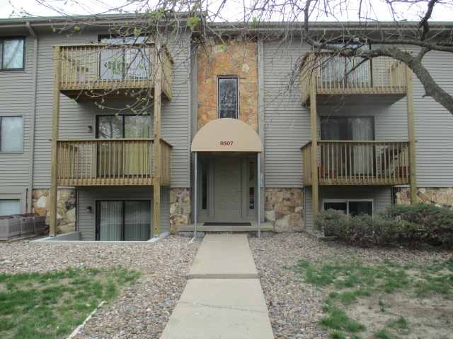 9507 University Ave, Clive, IA 50325 