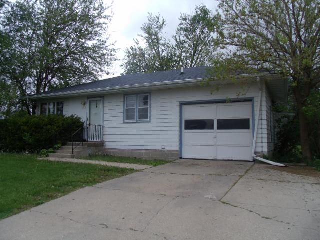1611 S 1st St, Marshalltown, IA 50158 