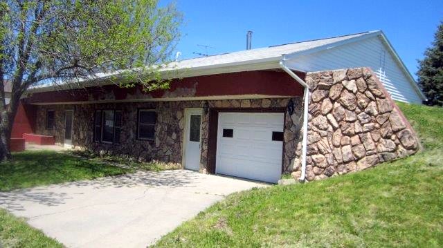 2440 Kansas St, Osceola, IA 50213 