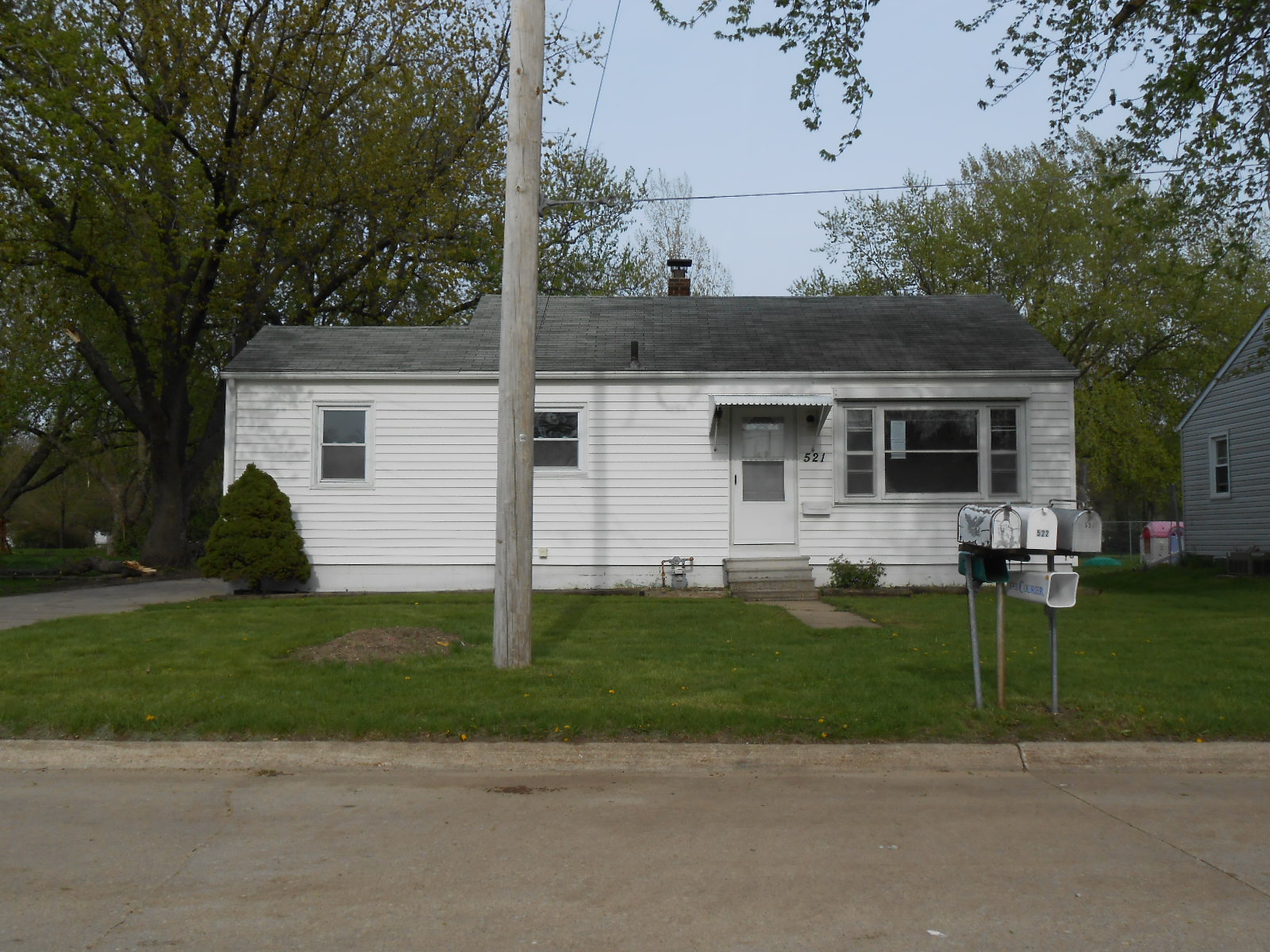 521 Truman Ave, Evansdale, IA 50707 