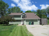 6810 Coburn Ln, Johnston, IA 50131 