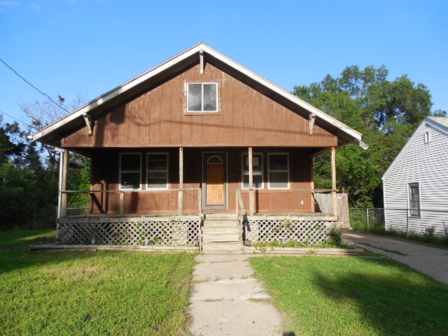 2720 Clark St, Sioux City, IA 51104 