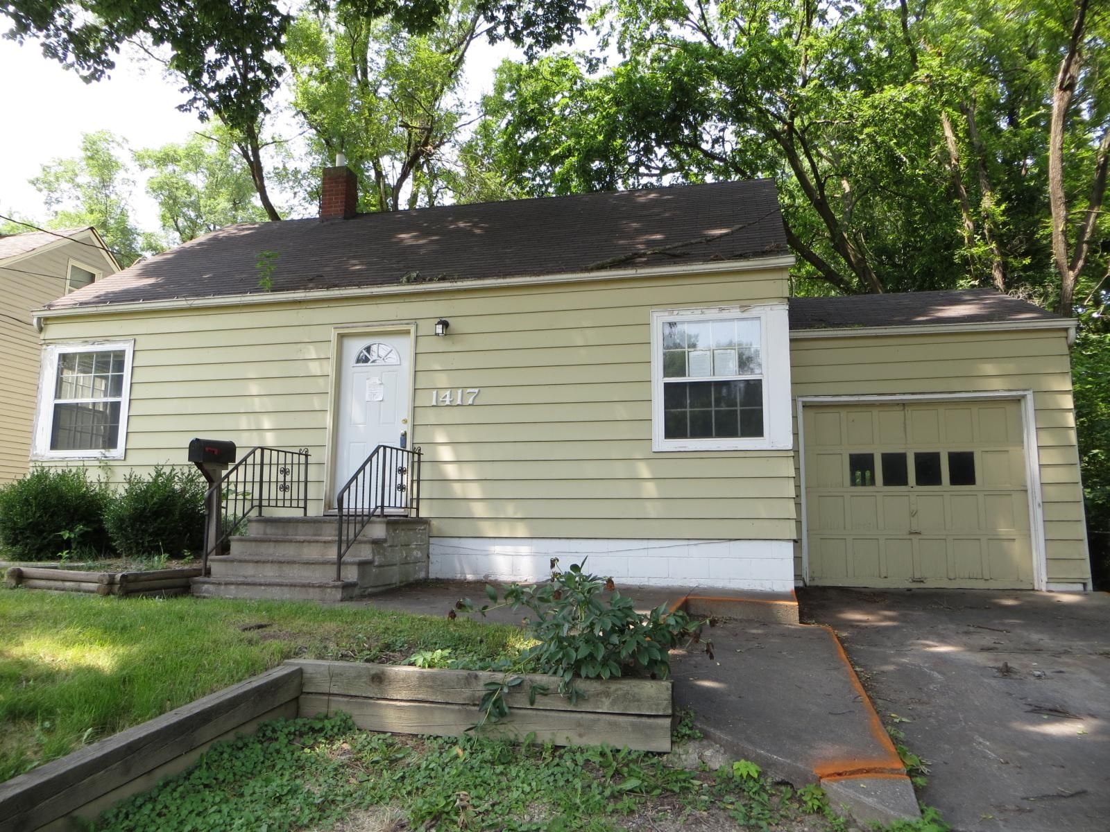 1417 Locust Street, West Des Moines, IA 50265 