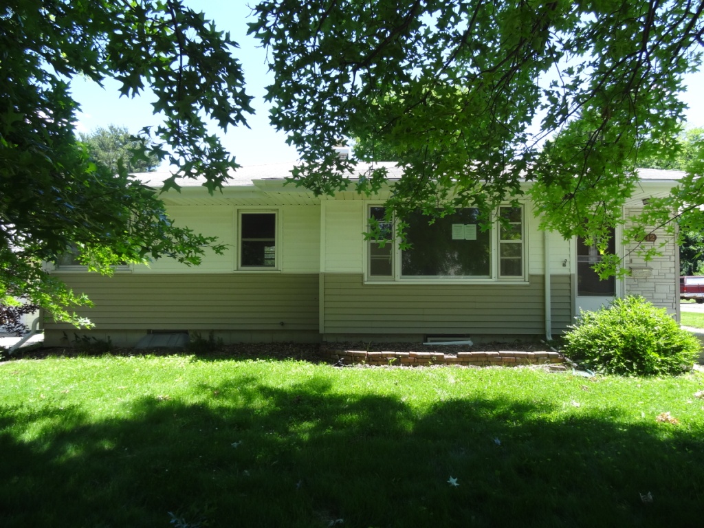 1712 S 5th St, Marshalltown, IA 50158 