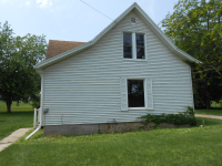 91 River St S, Central City, IA 52214 