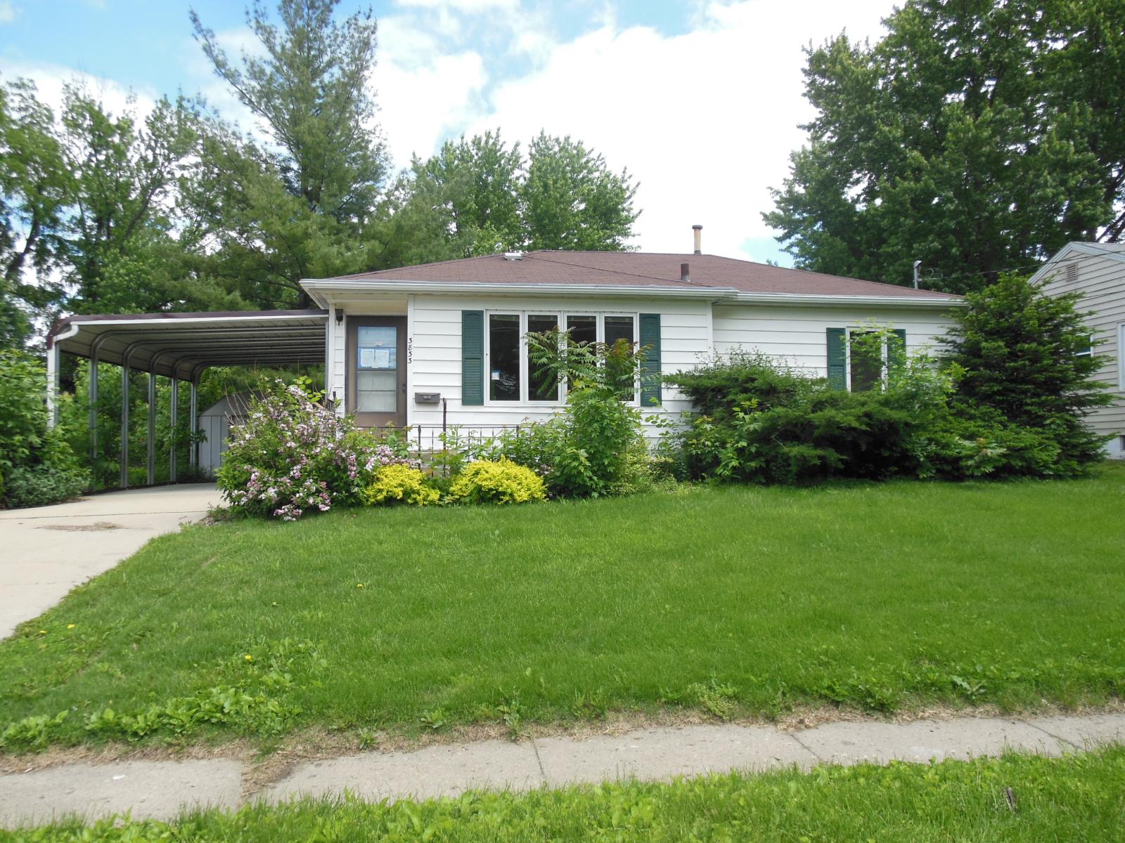 3833 N Union Street, Des Moines, IA 50316 