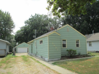 2827 Lyon St, Des Moines, IA 50317 