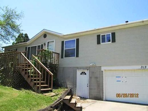 Vine, Wilton, IA 52778 