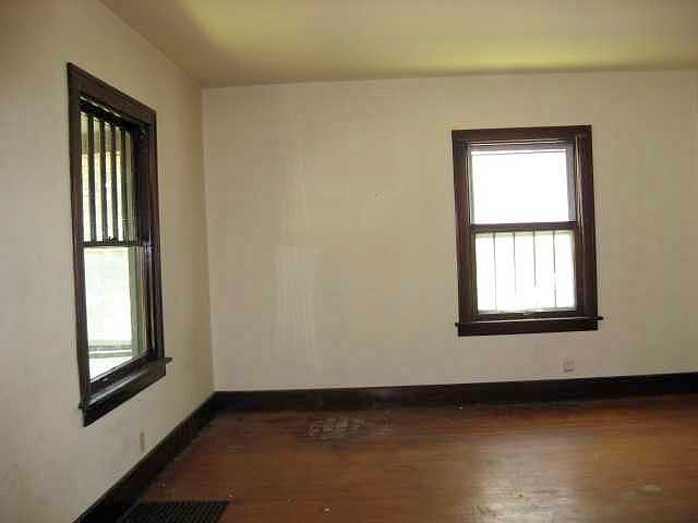 8Th, Burlington, IA 52601 