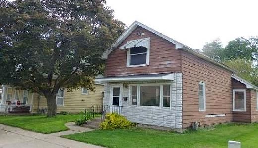 Short, Burlington, IA 52601 