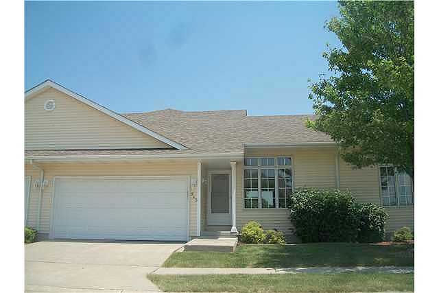 Robin, Altoona, IA 50009 