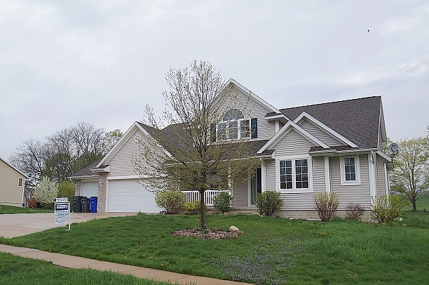 Hughes Sw Dr, Cedar Rapids, IA 52404 