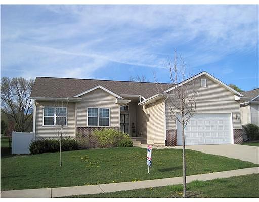 Wolf Nw Dr, Cedar Rapids, IA 52405 