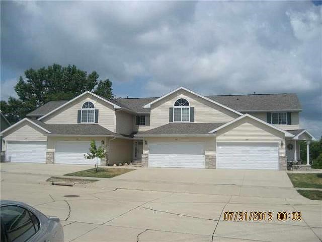 Stoneview Circle Sw, Cedar Rapids, IA 52404 
