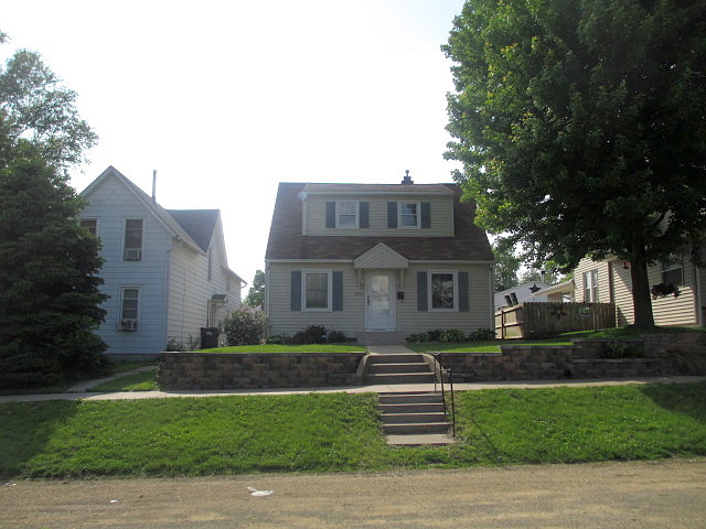 Roosevelt, Clinton, IA 52732 