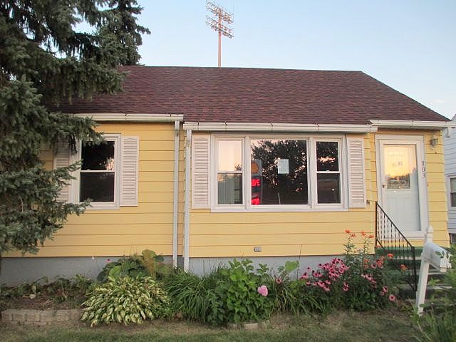 10Th, Clinton, IA 52732 