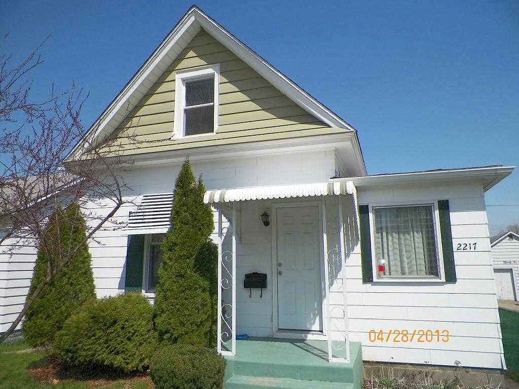 N 7Th St, Clinton, IA 52732 