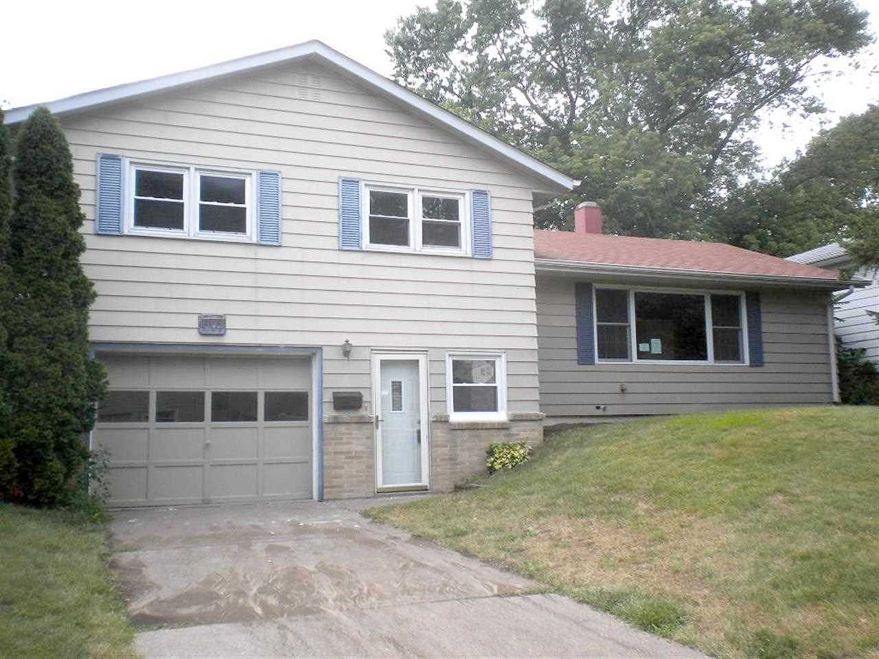 Fillmore, Davenport, IA 52804 