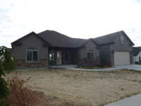 807 Pine Street, Filer, ID 83328 