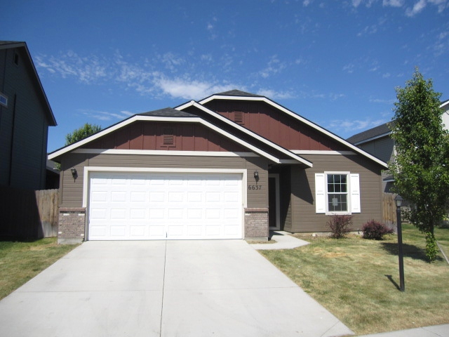 6637 S Warwickshire Avenue, Boise, ID 83709 
