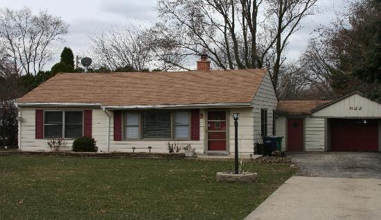 622 North Garfield, Lombard, IL 60148 