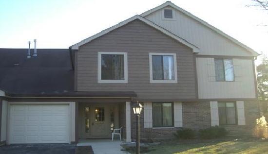 27w705 Grasmere Drive Unit 1706, Winfield, IL 60190 