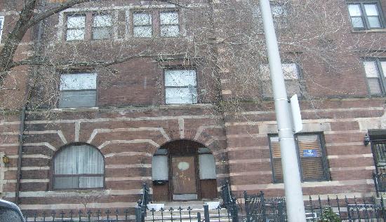 3811 S Giles Avenue, Chicago, IL 60653 