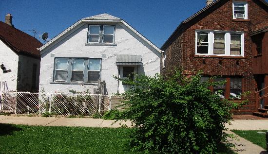 3214 South Hoyne Avenue, Chicago, IL 60608 