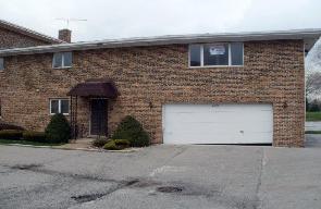 6632 W 95th St #2c, Oak Lawn, IL 60453 
