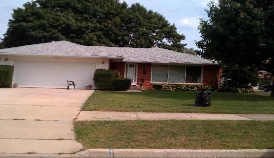 2301 North Jackson Street, Waukegan, IL 60087 