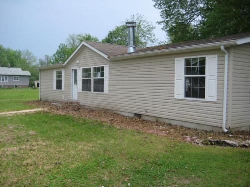 600 E WALNUT ST, Gillespie, IL 62033 
