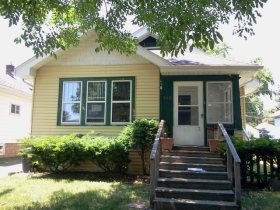 142 S ELMWOOD AVE, WAUKEGAN, IL 60085 