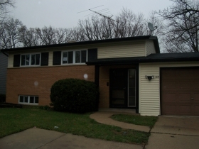 105 TIMBER TRL, STREAMWOOD, IL 60107 