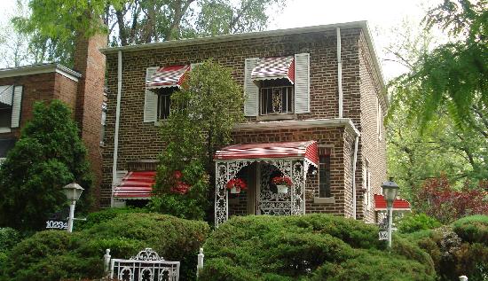 10234 South Rhodes Avenue, Chicago, IL 60628 