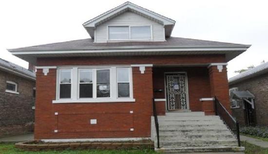 4909 West Cornelia Avenue, Chicago, IL 60641 