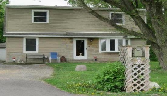25 W277 Doris Avenue, Carol Stream, IL 60188 