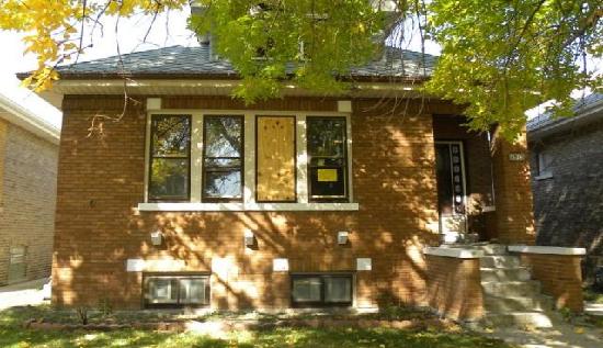 6913 26th St, Berwyn, IL 60402 