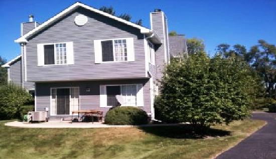 1602 Bridle Post Dr, Aurora, IL 60506 