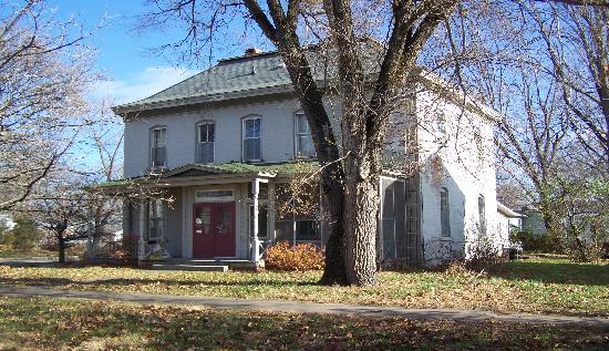 327 North Plum Street, Havana, IL 62644 