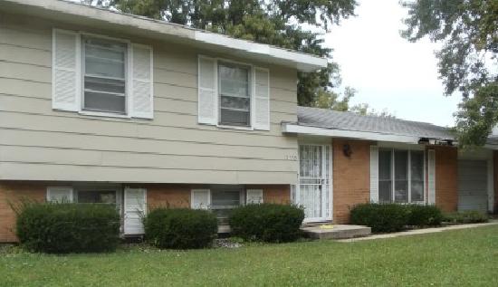 17526 Hawthorne Dr, Country Club Hills, IL 60478 