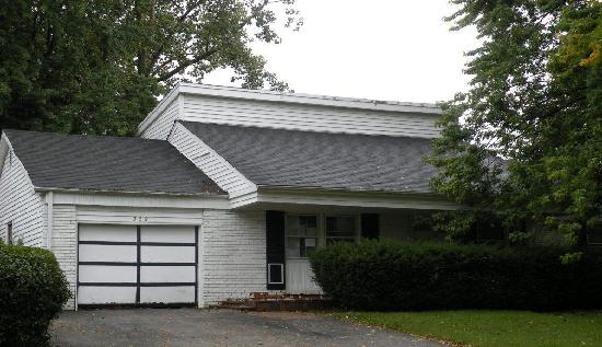 392 Indian Hill Dr, Buffalo Grove, IL 60089 