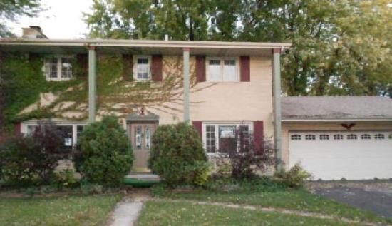 2000 Oxnard Dr, Downers Grove, IL 60516 