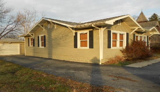 515 W Roosevelt Rd, Wheaton, IL 60187 